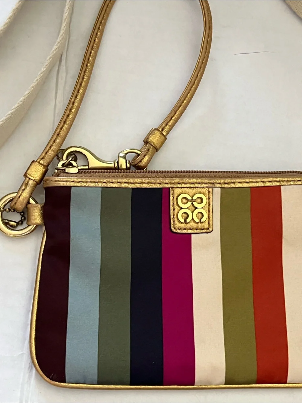 COACH LEGACY JULIA 2 pc MATCHING TAG SET. CROSSBODY & WRISTLET w GOLD TRIM EUC - Picture 3 of 16